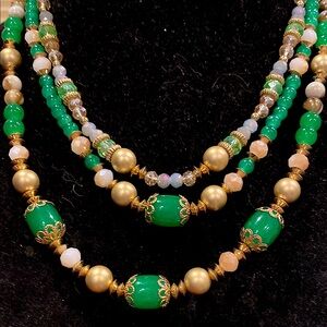 Green (Glass,Stone or Jade ) Beaded Necklace. Aurora Borealis Crystal. Gold Tone